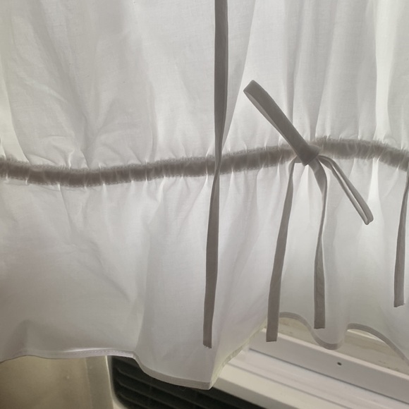 New Derek Lam 10 Crosby long sleeve blouse. Size 6. V-neck with tie. Cinch waist - Picture 4 of 5